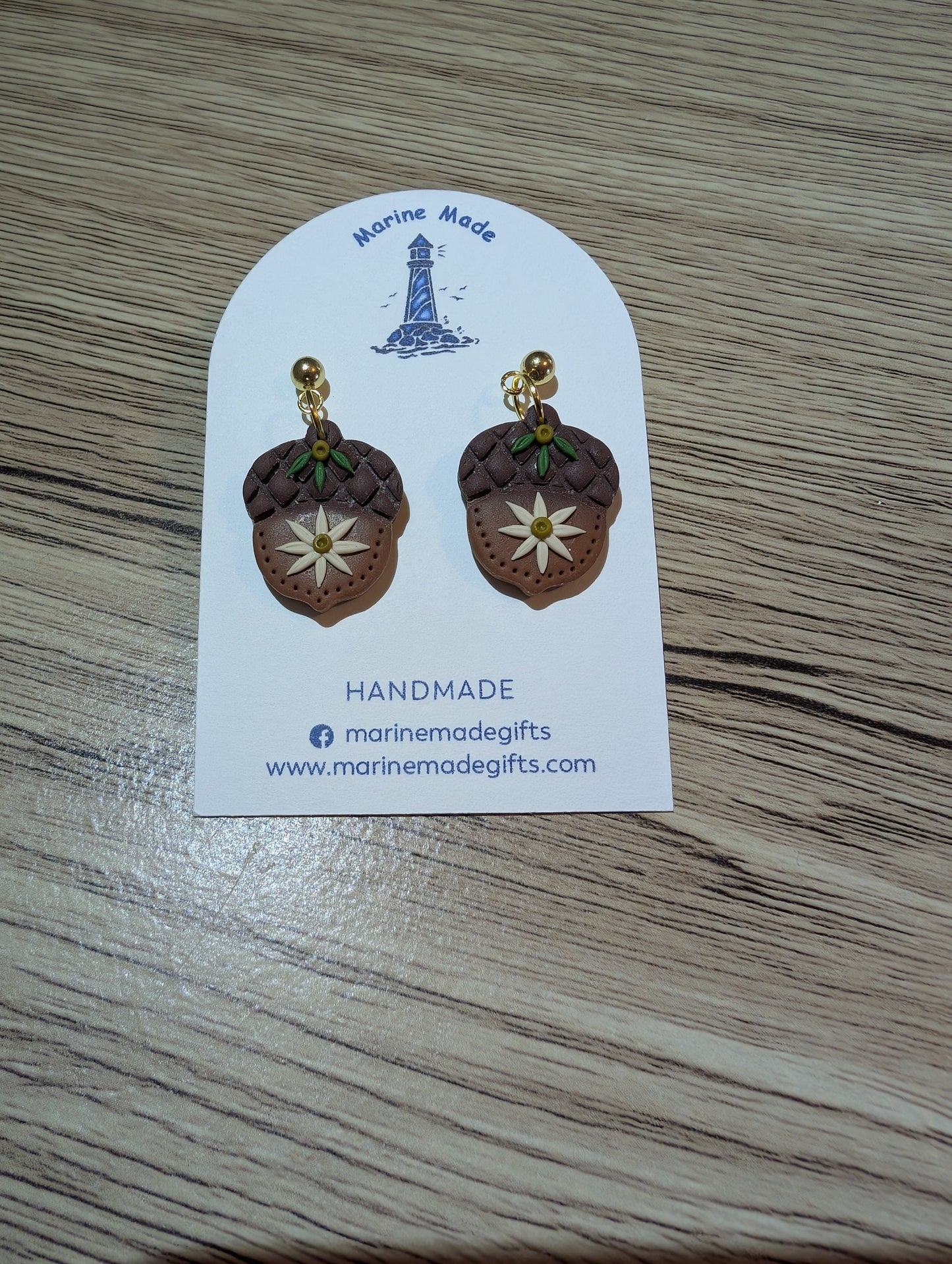 Acorn Daisy Earrings