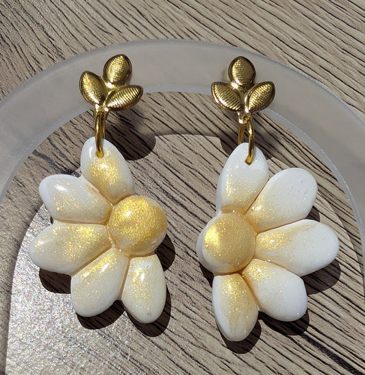 Golden Daisy  Earrings