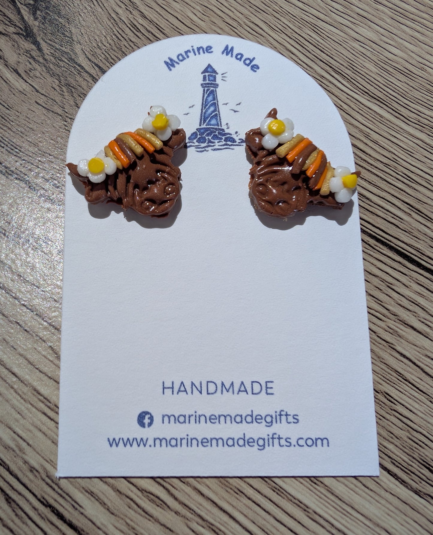 Highland Cow Stud Earrings with Daisy – Fine Detail Hair – Handmade Polymer Clay Jewellery